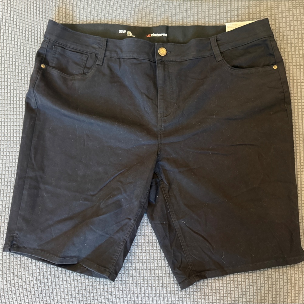 Liz Claiborne Classic Black Sara Shorts NWT